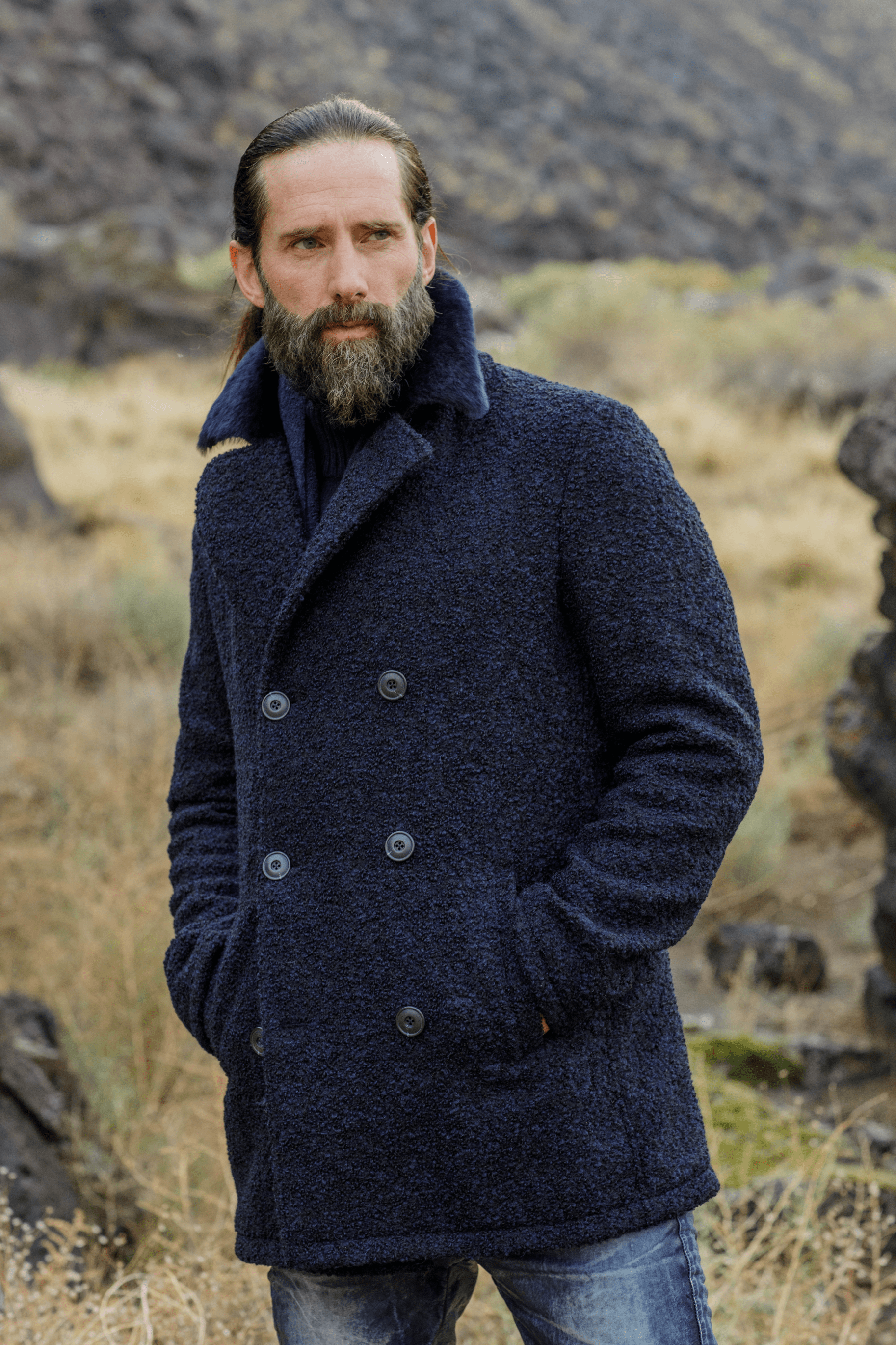 BOUCLÉ ULTRA-LIGHTWEIGHT LAMBSWOOL COAT | ROBERT COMSTOCK