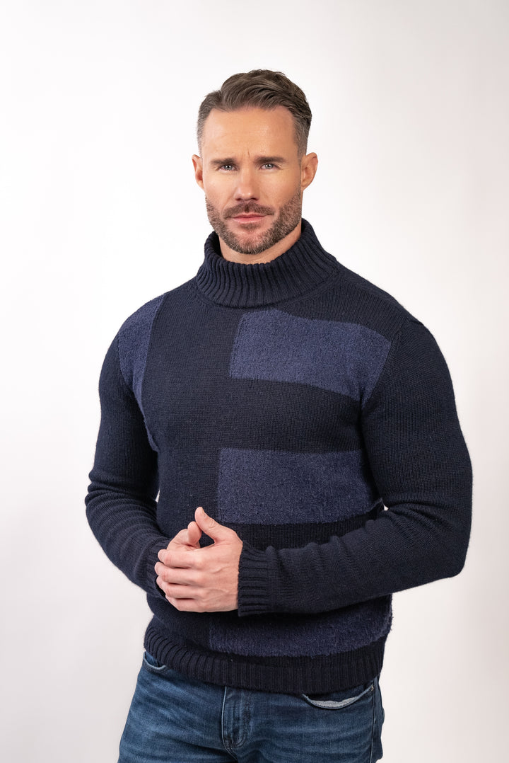 BOUCLÉ SWEATER